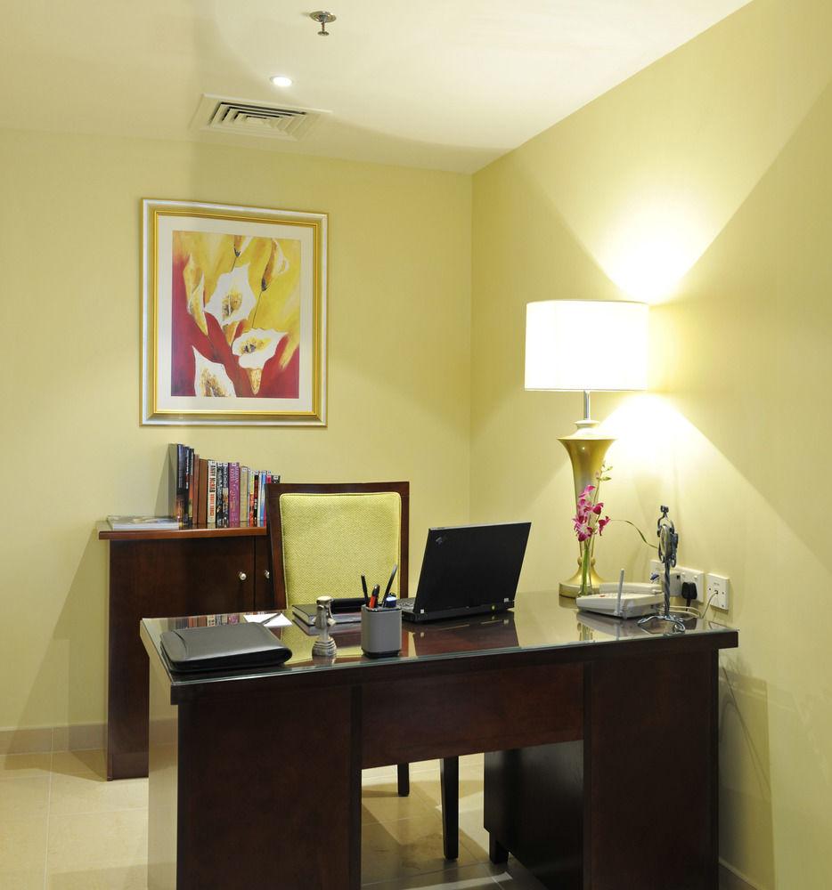 Marriott Executive Apartments Manama, Bahrain Eksteriør bilde A typical office at the hotel